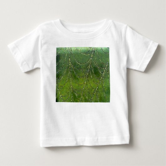 露の水滴を有するスパイダーウェブ抽象芸術 ベビーTシャツ (正面)