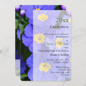 青いかわいらし庭の花の卒業招待状。 招待状 (正面/裏面)
