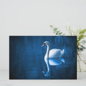 青いかわいらし湖に浮かぶ白い白鳥 便箋 (スタンド正面)