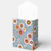 青いかわいらし花の上にピンクのデイジー フェイバーボックス (見開き)