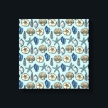 青いかわいらし貝の海柄 キャンバスプリント<br><div class="desc">この青かわいらしとクリームの貝殻とヒトデのパターンは、ビーチと夏のイメージを形作る。デザインには5種類の貝殻と1匹のヒトデがある。/ビーチ/航海の海/沿岸テーマの装飾に最適。ライトブルーの背景カスタマイズ色は、好きなものカスタマイズにIt --> Edit --> Backgroundで指定できる。</div>