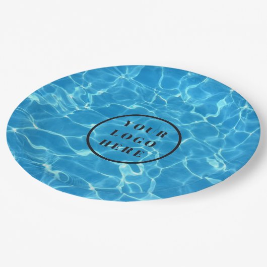 青いきらめくスイミングプールの水あなたのロゴを追加 ペーパープレート (アングル)