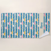 青いに浮かぶレトロピンクの帆船の幸ストライプせ ビーチタオル (正面)