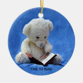 青いぬいぐるみ読動物、ZKOAへのテディベア時間 セラミックオーナメント (正面)