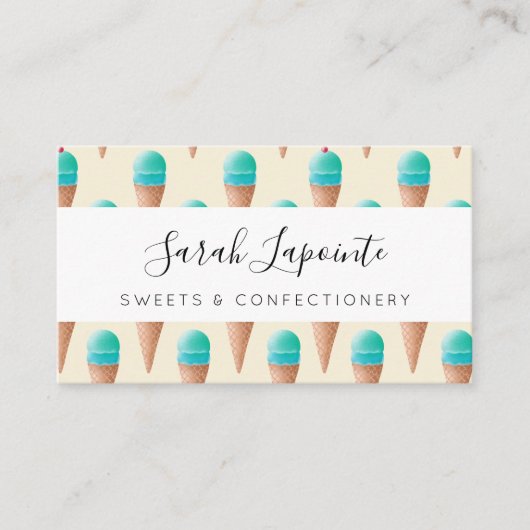 青いアイスクリームのコーンパターン、淡い黄色 名刺 (正面)