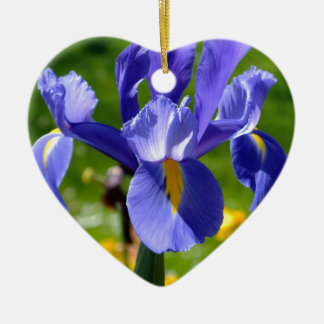 青いアイリスの花の日の光 セラミックオーナメント