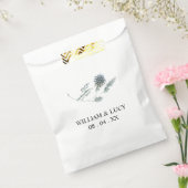 青いアザミの植物性フローラ結婚の フェイバーバッグ (封をした状態)