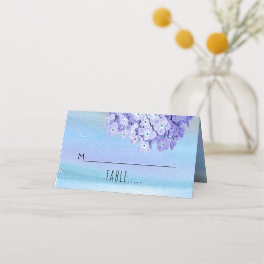 青いアジサイの水結婚色の折り畳みエスコート プレイスカード (正面)