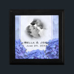 青いアジサイ写真結婚のギフトボックス ギフトボックス<br><div class="desc">シックな青いアジサイのギフトボックスはあなたの結婚式招待状に合わせる。完全にカスタマイズ可能で、あなたが夢のように文字、フォント、および色をパーソナライズする準備ができている。こもしの救済デザインが必要で連絡す。私と私は喜んでくださる。友人や家族結婚への贈り物や贈り物として完璧。</div>