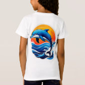 青いイルカが海の波を飛び越える Tシャツ (裏面)