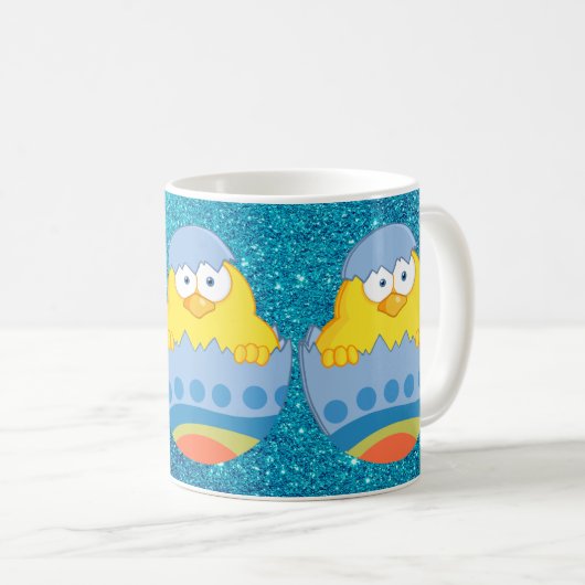 青いイースターの卵から生まれた可愛カラフルい雛の孵化 コーヒーマグカップ (正面右)