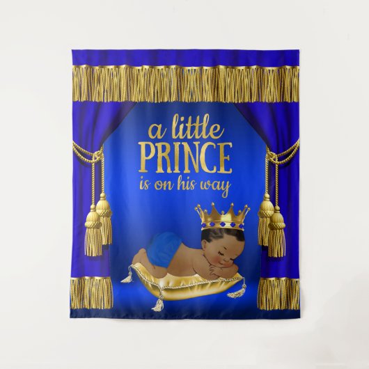青いエスニックプリンスベイビーシャワーバックドロップ タペストリー (正面)