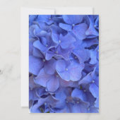 青いエレガントペリウィンクルフローラブライダルシャワー 招待状 (裏面)