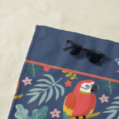 青いオウムの陸熱帯パターンモノグラム ビーチタオル (インサイチュ)