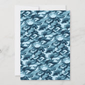 青いカモフラージュ カモフラージュ ファースト バースデー インビテーション (裏面)