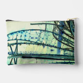 青いカーブ アクセサリーポーチ (裏面)