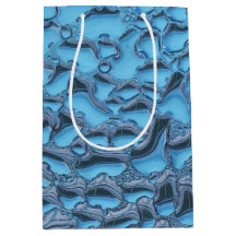 青いガラスに穏やかな雨滴