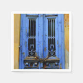 青いギリシャのドアのナプキン。 スタンダードカクテルナプキン (正面)