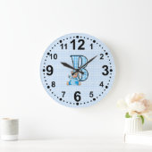 青いギンガムテディベア文字B ラージ壁時計 (ホーム)