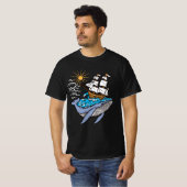 青いクジラの帆船の波の航海テーマ Tシャツ (正面フル)