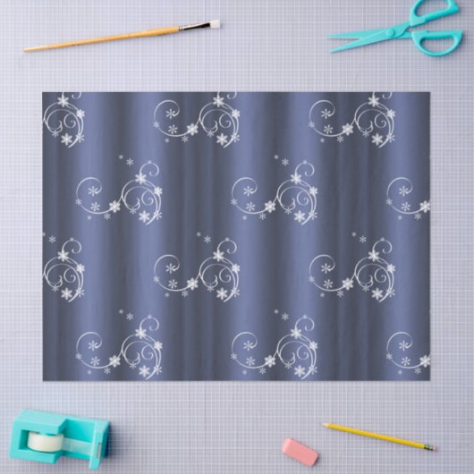 青いクリスマスに白い渦巻きと雪の結晶 薄葉紙 (クラフト)