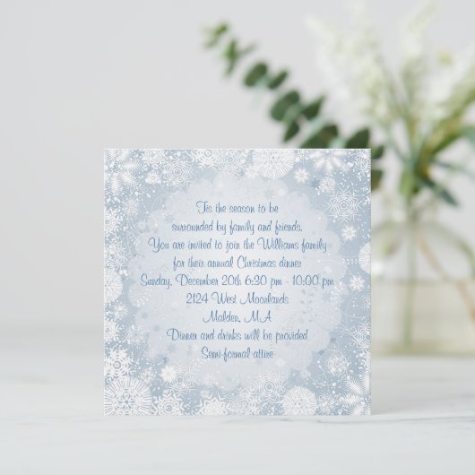 青いクリスマスの休日のパーティの白い雪片 招待状 (スタンド正面)