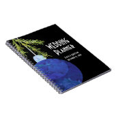 青いクリスマスオーナメント、ウェディングプランナー ノートブック (右側)