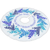 青いクリスマスリースの家族の名前 ブラッシュドポリエステルツリースカート (アングル)