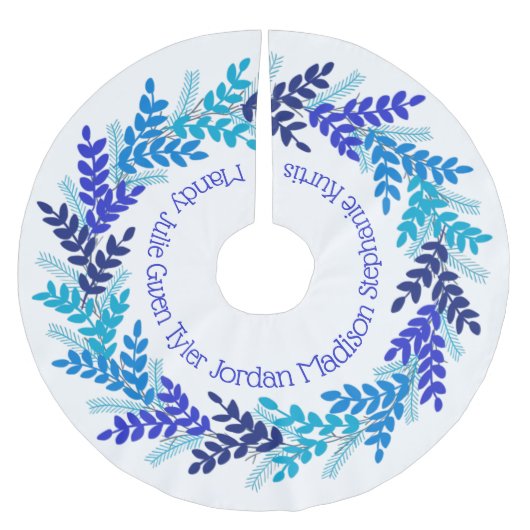 青いクリスマスリースの家族の名前 ブラッシュドポリエステルツリースカート (正面)