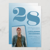 青いグラデーションの28歳誕生日招待状 男の子の写真 招待状 (正面/裏面)