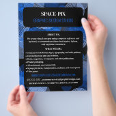 青いグラフィックの円、グラフィックデザイ広告ナー チラシ (手)