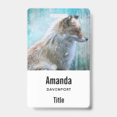 青いグランジバックの可愛い毛皮のキツネ バッジ (裏面)