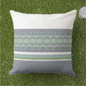 青いグレーと白 アウトドアクッション (芝生)