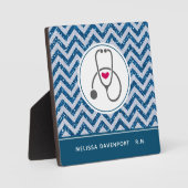 青いシンプルシェブロンにグレー看護聴診器 フォトプラーク (正面)