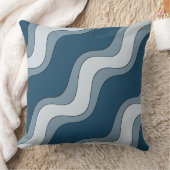 青いスタイリッシュ波紋の線のストライプパターン クッション (ブランケット)