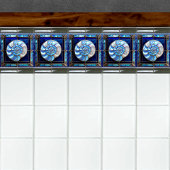 青いステンドグラスの外観のノーチラスのシェル タイル