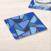 青いステンドグラス模様の色合い スクエアペーパーコースター (アングル)