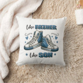 青いスニーカー父親のように、息子のように クッション (ブランケット)