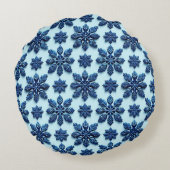 青いスノーフレークのパターン(の模様が)ある背景 ラウンドクッション (裏面)