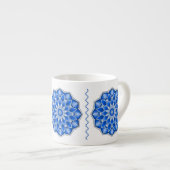 青いスペシャリティマグのマンダラ エスプレッソカップ (正面右)