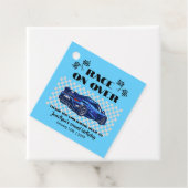 青いスポーツモダンカーで年齢を問わずレース フェイバータグ (インサイチュ)