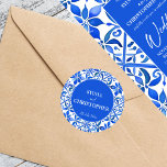 青いタラベスペインのラのタイルが一つ結婚に ラウンドシール<br><div class="desc">Blue Azulejo Talaveraメキシコスペインののタイルエレガントなウェディングステッカーテンプレート鮮やかは、タイポグラフィのエンベロはっきりしたープのステッカーの名カジュアル前と新郎新婦の名前</div>