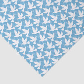 青いティッシュペーパーを飛ばしている白い鳩 薄葉紙 (詳細)