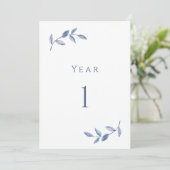 青いテーブルナンバーを年や特別な場所として 招待状 (スタンド正面)