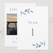 青いテーブルナンバーを年や特別な場所として 招待状 (正面/裏面)