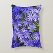 青いデイジーのような花の自然写真 アクセントクッション (正面(垂直))