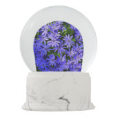 青いデイジーのような花の自然写真 スノーグローブ (裏面)