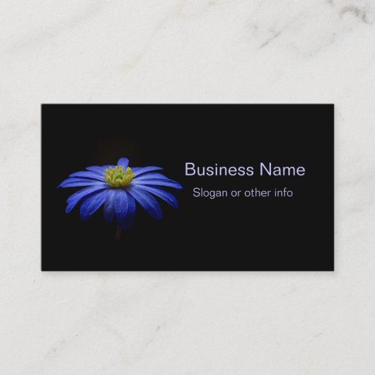 青いデイジーガーベラの花と黒い背景 名刺 (正面)