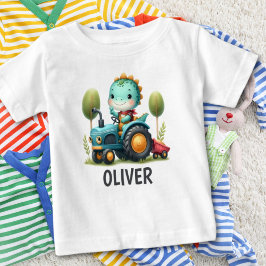 青いトラクターに乗ったかわいい赤ちゃんティラノサウルス ベビーTシャツ