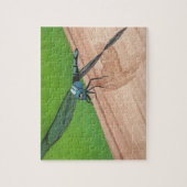 青いトンボをレールの上にパズル ジグソーパズル (縦)